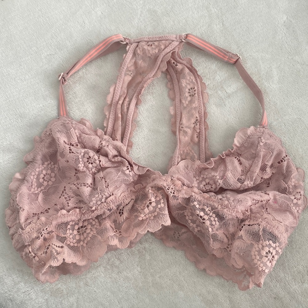 Super cute bralette! Great condition, fits A or B